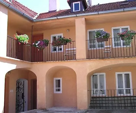 Apartment Apartments At The Golden Plough Prague