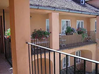 Apartments At The Golden Plough Apartment