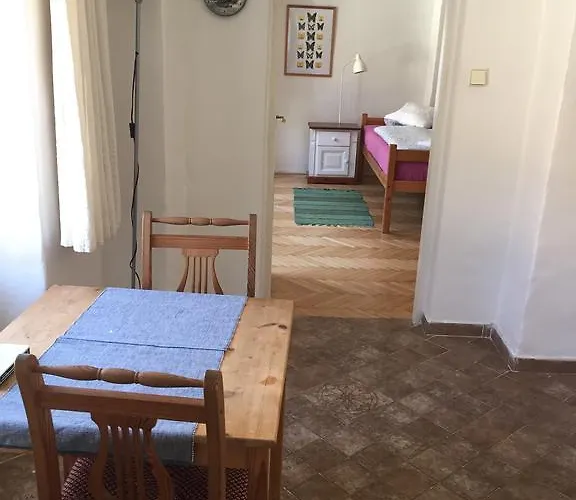 At The Golden Plough Apartmán Praha