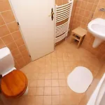 Apartments At The Golden Plough Apartment