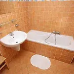 Apartments At The Golden Plough *