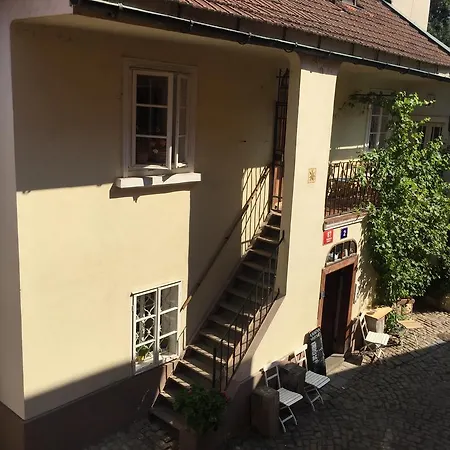 At The Golden Plough Apartament Praga