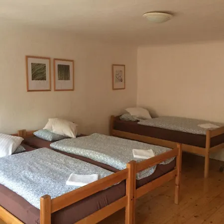 At The Golden Plough Apartament *